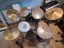 Black sonor force 505 drumkit