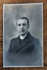 Postcard Unknown  Vicar J