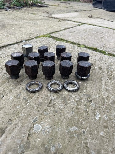 Triumph wheel nuts - wheel,