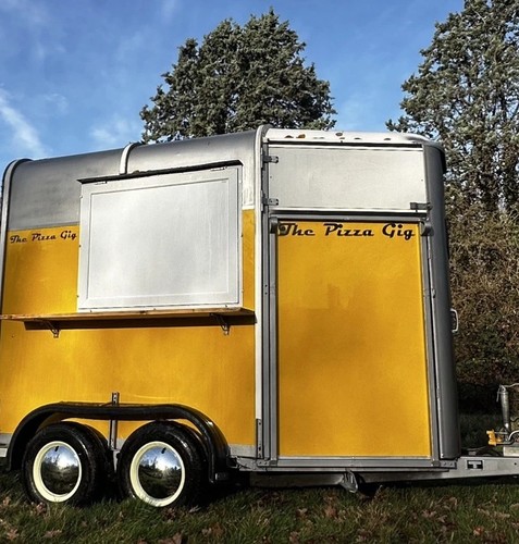 Catering trailer - 🐴, 📦