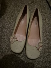 Evans Wide Fit Size 8 Cream & Pink Flat Shoes Worn Once