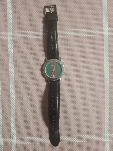 Authentic gucci 6400m vintage - authentic,