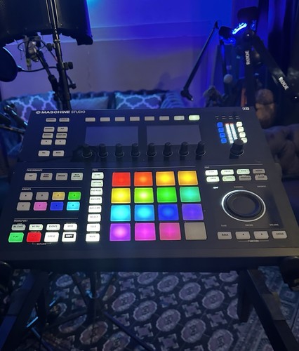Native instruments maschine - instruments,