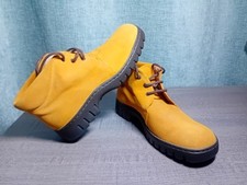 Clarks Women's Tan Suede Lace