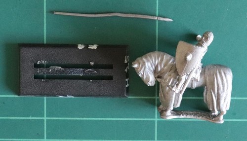 Essex miniatures 28mm knight - essex,