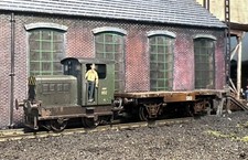 Hornby Ruston & Hornsby Diesel Shunter And Wagon Army Livery Custom Weathered