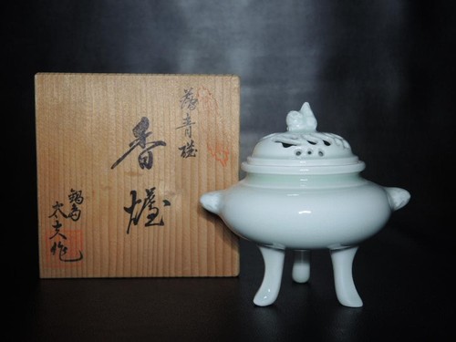 Nabeshima dayu arita - nabeshima, celadon