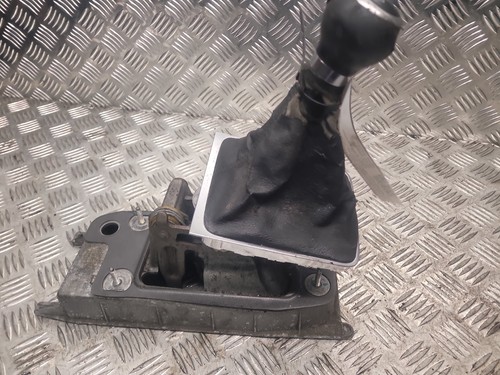 Passat gear knob - 05-10,