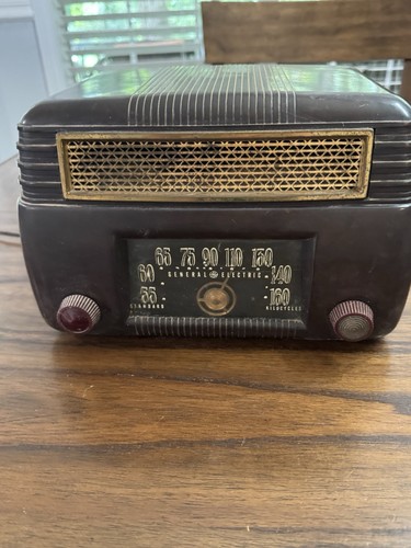 Vtg 1946 model - 1946, tabletop