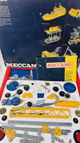 Vintage meccano set - meccano,