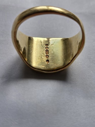 18ct gold signe - 18ct, weight