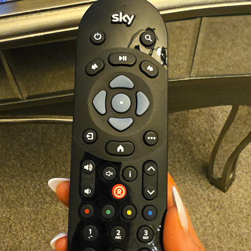 Sky voice remote - q,