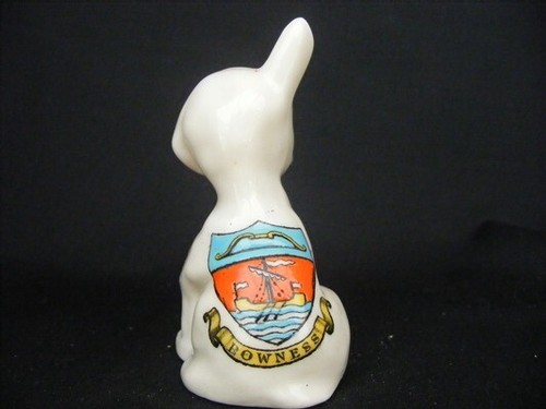 Carlton crested china puppy - crested,