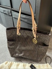 Michael Kors Jet Set Tote Bag