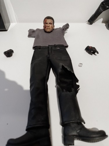 Hot toys terminator dx13 - terminator,