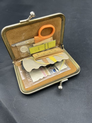 Vtg travel sewing kit - vtg, scissors