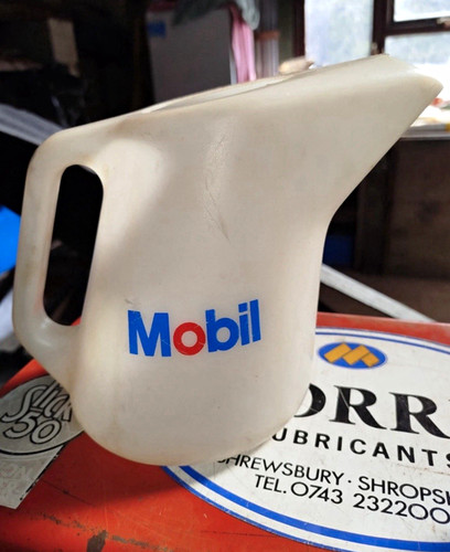 Vintage mobil plastic oil - plastic,