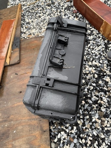 Hard plastic case wheeled - hard,