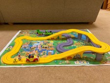 Track of Hornby Vintage Noddy In Toyland Playset No2, 3 figures, broken vehicles