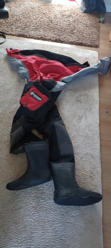 Dry suit diving - dry,