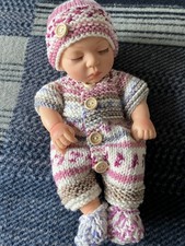 HAND KNITTED DOLLS CLOTHES *