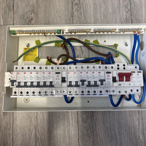 Wylex split load consumer unit - wylex,