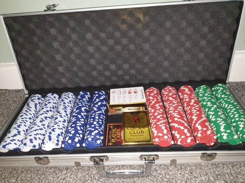Full poker set with - poker, chips