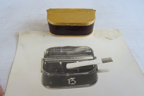 Magnetic ashtray with - magnetic,