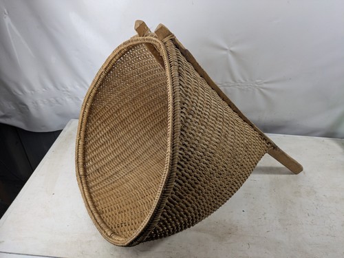 Very large vintage wicker - vintage, back