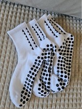 4 Pairs Of White Adults Football Grip Socks - Anti Slip ( UK 6-10 )