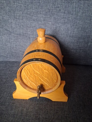 Small oak barrel with brass - small,