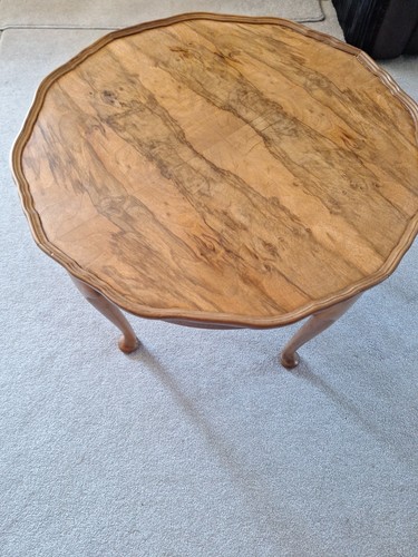 Vintage walnut pie crust edge