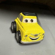DISNEY PIXAR CARS LUIGI FIAT 500 YELLOW PULL BACK & GO PLASTIC TOY CAR FIGURE