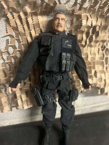Scale figures military - scale,