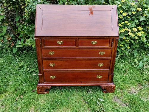 Vintage bureau secretary - /,