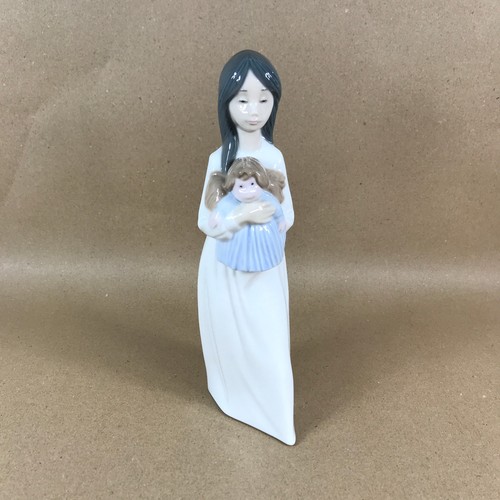Nao lladro new - lladro, doll