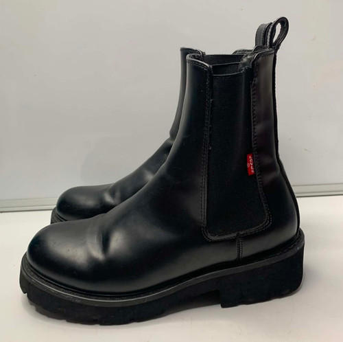 Levi footwear ashley refresh - levi's,