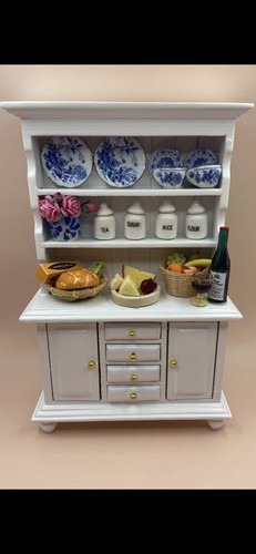 Dolls house scale white - scale,