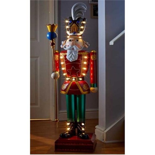 Three kings lit giant - kings, in-lit