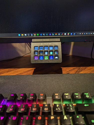 Stream deck lcd mount - lcd, dock