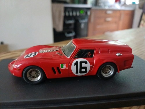 Unknown mans ferrari - le,