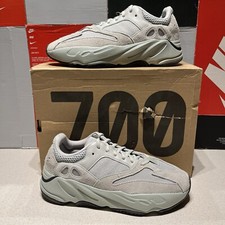 adidas Yeezy / YZY Boost 700 |