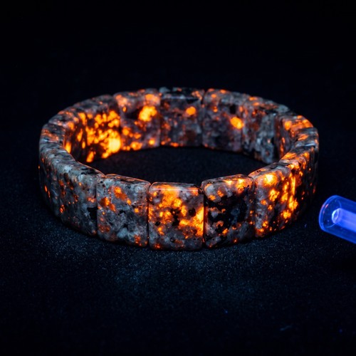 Natural yooperlite glowing - natural,