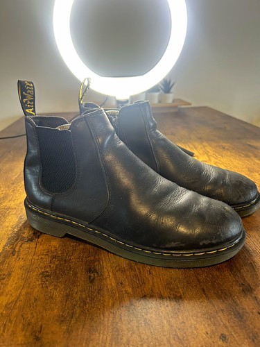 Read description martens - read,