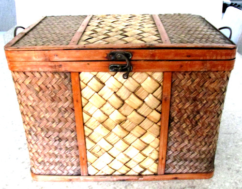 Vtg plantation wicker trunk - vtg,
