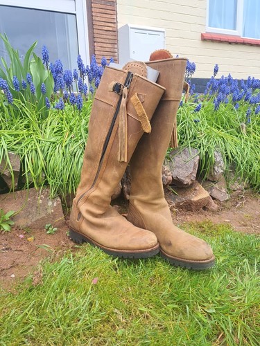 Dukes boots