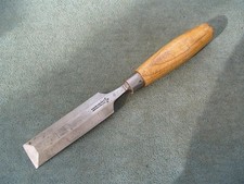 Lovely 1 1/2" wide Bevel edged chisel, by W Marples, Sheffield.