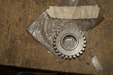 HONDA GENUINE NSR125R CRM125 3RD GEAR COUNTER SHAFT GEAR BOX  23451-KY4-900 NOS