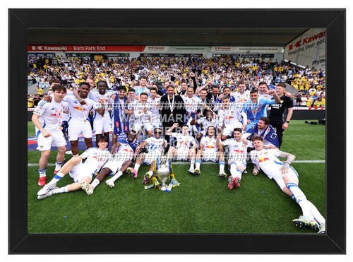 Leeds squad photo champions - leeds,