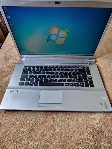 Sony vaio vgn fw11zu 4gb - 16.4",
